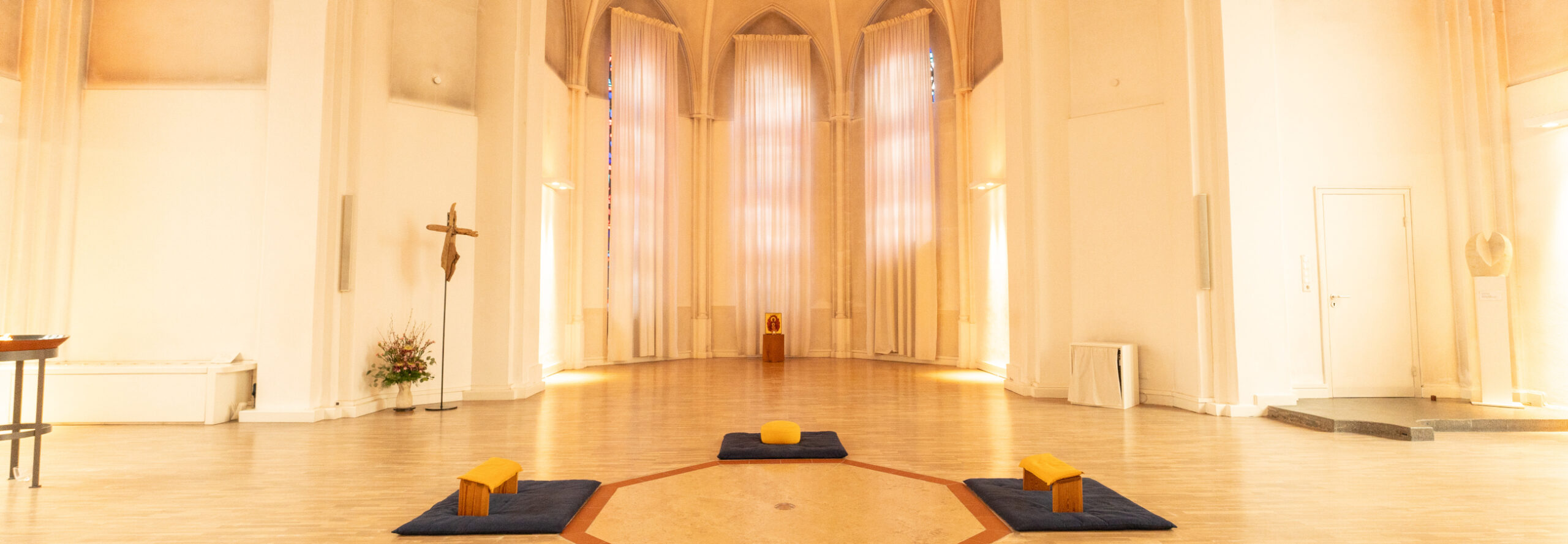 Blick in die Kirche der Stille